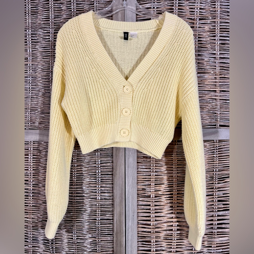 H&M Divided Butter Yellow Women's Knit Cropped Cardigan. Like new. XS.